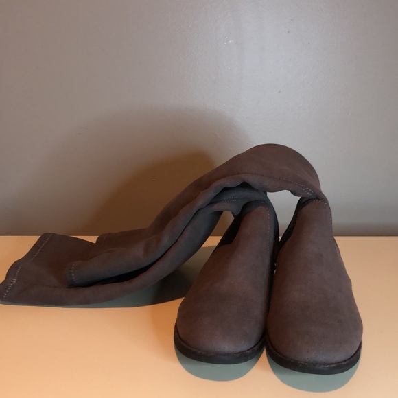 Gentle Souls by Kenneth Cole Brown - Picture 14 of 16